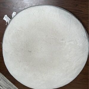Round White Plush dog bed